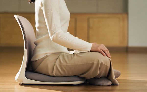 메인센터 명상하는 모습